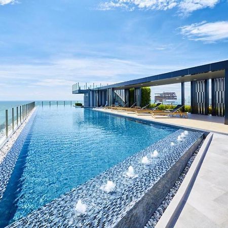 The Base Infinity Apartment Pattaya Exterior photo