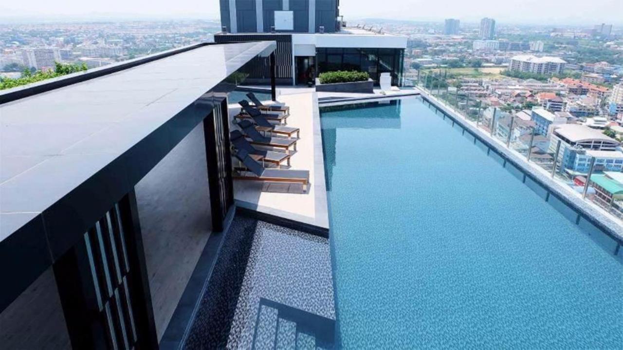The Base Infinity Apartment Pattaya Exterior photo