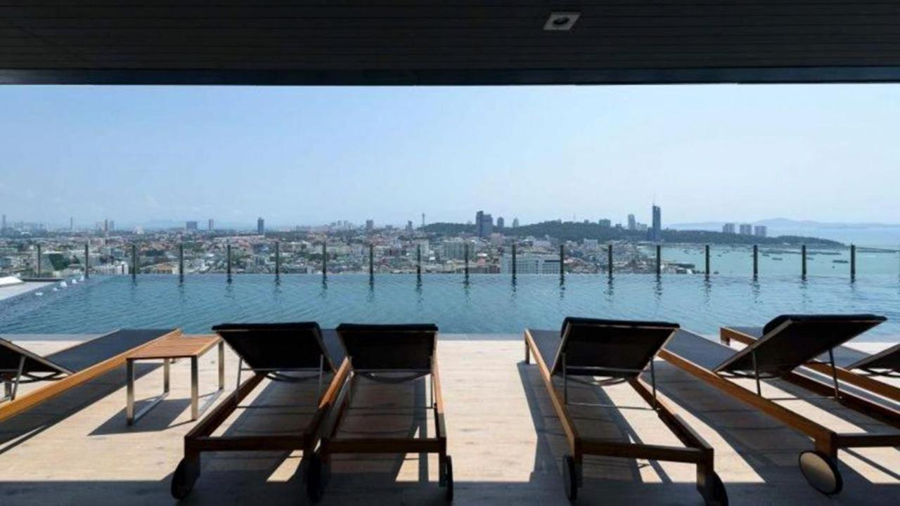 The Base Infinity Apartment Pattaya Exterior photo