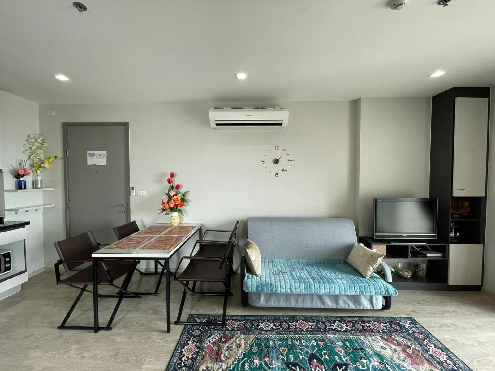 The Base Infinity Apartment Pattaya Exterior photo