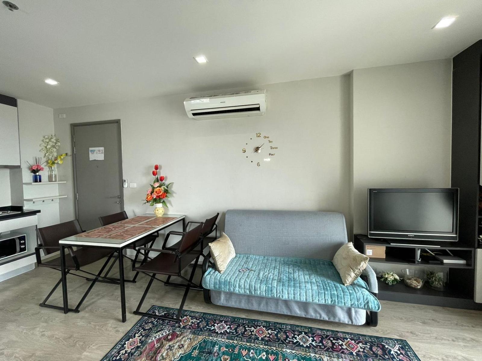 The Base Infinity Apartment Pattaya Exterior photo