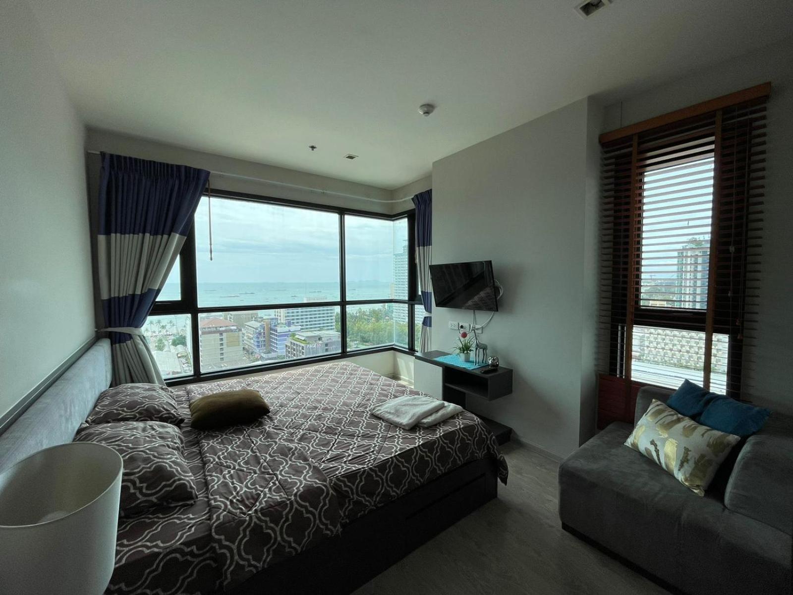 The Base Infinity Apartment Pattaya Exterior photo