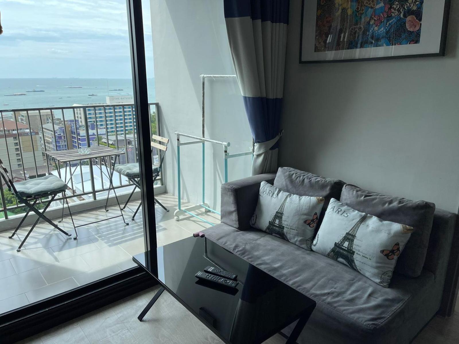The Base Infinity Apartment Pattaya Exterior photo