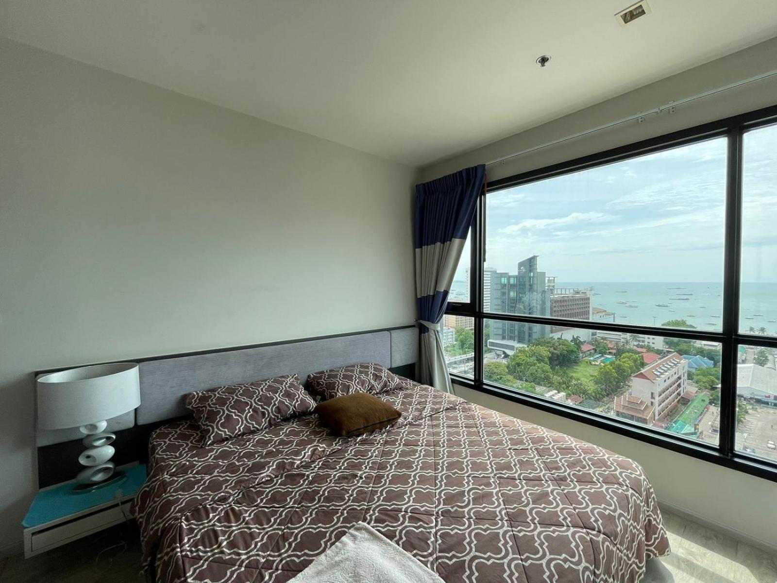 The Base Infinity Apartment Pattaya Exterior photo